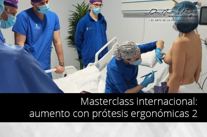 Dra-Martínez-Padilla-formadora-masterclass-aumento-pecho-Sevilla Masterclass internacional: aumento con prótesis ergonómicas 2 Sevilla